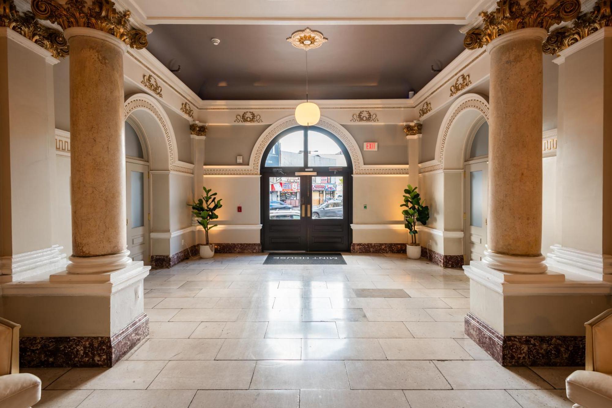 Mint House At The Divine Lorraine Hotel - Filadelfia Exterior foto