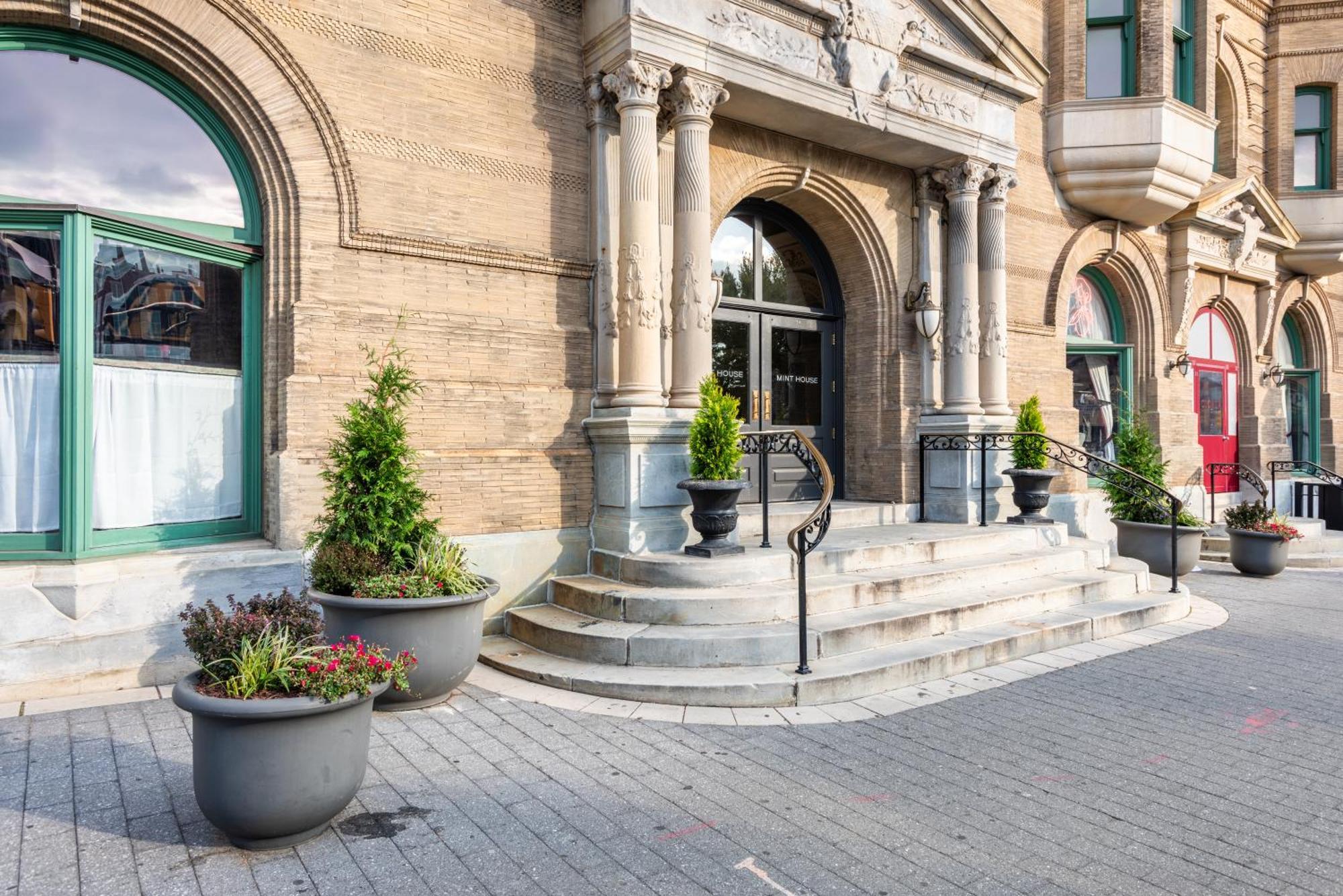 Mint House At The Divine Lorraine Hotel - Filadelfia Exterior foto